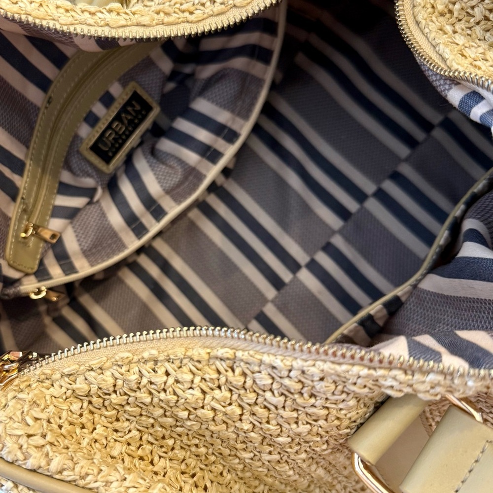 Urban Expressions Tan Straw Travel Bag - Picture 4 of 4